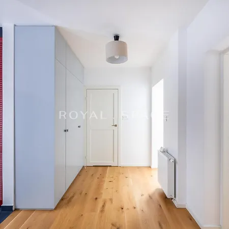 Dm Sunny - With Free Private Parking Apartament