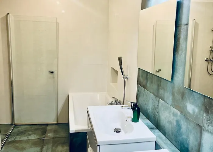 Dm Sunny - With Free Private Parking