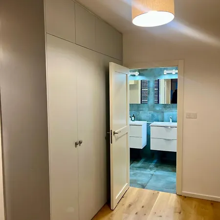 Dm Sunny - With Free Private Parking Apartmán
