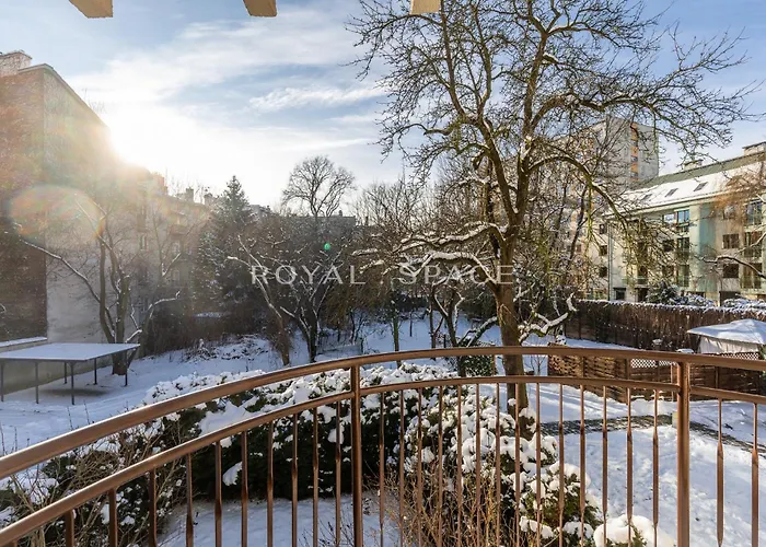 Dm Sunny - With Free Private Parking شقة