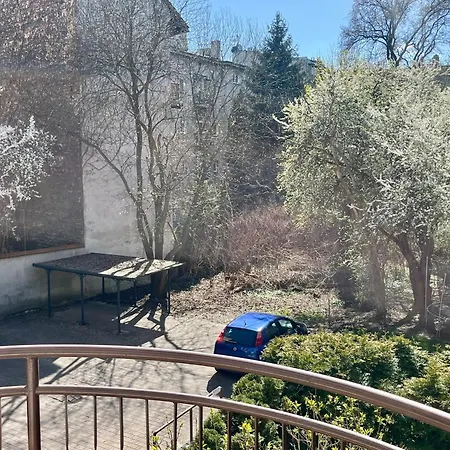 Dm Sunny - With Free Private Parking Lägenhet *